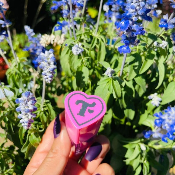 Trixie Back to the Fuchsia - PRISM Gloss 💜 💜 - Picture 4 of 7